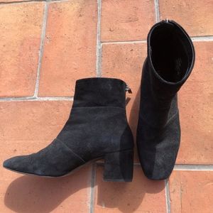 Kenneth Cole Black 'Eryc' Suede Ankle Boot